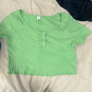 Green cropped t shirt